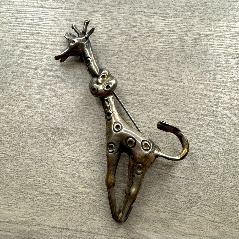 Vintage Brookraft Sterling Giraffe Brooch - Picture 2 of 4
